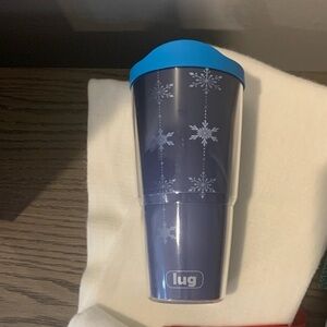 NWOT Lug / Tervis 24 oz Snowflake NavyTumbler